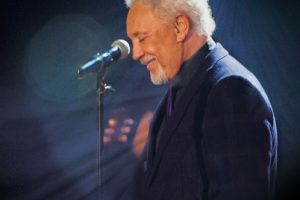 [BDŷݳ]Tom Jones with special guest Alison KraussLive on Soundstage 2017[BDMV][21.9G][ٶ]